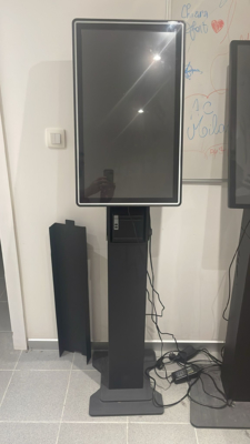 عمده فروشی با اسکن سفارش 23.8 اینچ 27 اینچ 32 اینچ طبقه ایستاده صفحه نمایش سیگنال دیجیتال تبلیغات طبقه ایستاده کیوسک ظرفیت لمس با سیستم اندروید یا ویندوز