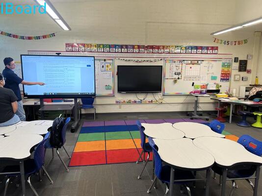 تلویزیون صفحه تخت تعاملی 98 اینچی با صفحه لمسی، کیفیت تصویر 4K Ultra HD و 20 نقطه لمسی برای مدارس و شرکت‌ها