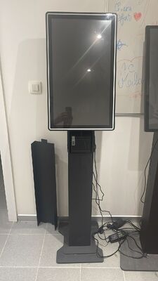 صفحه نمایش دیجیتال ایستاده 23.8، 27 و 32 اینچی برای تبلیغات کیوسک ایستاده